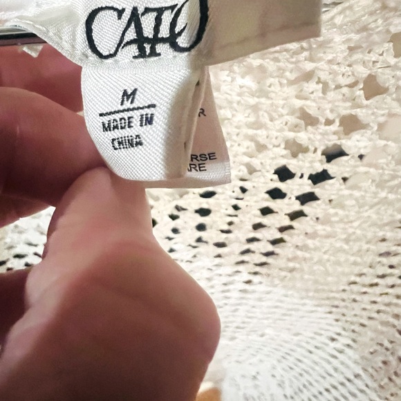 Catos size medium white lace over shirt. - Picture 3 of 4